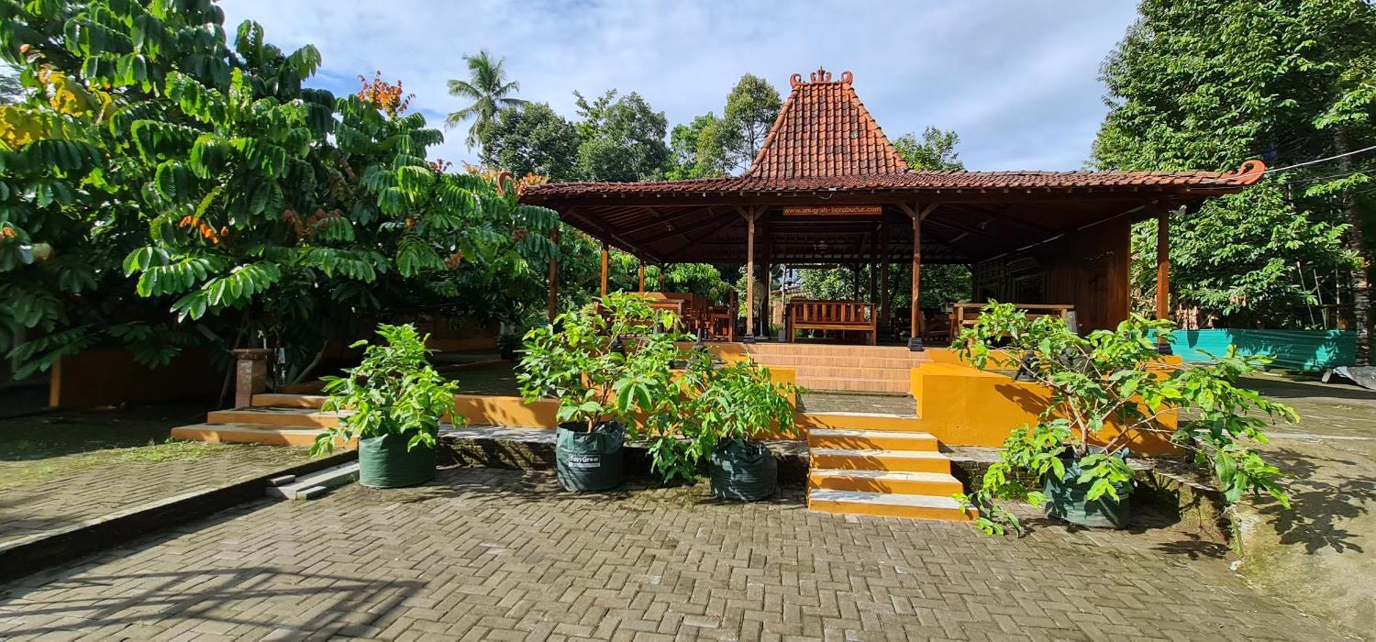 Anugrah Borobudur Magelang Exterior foto