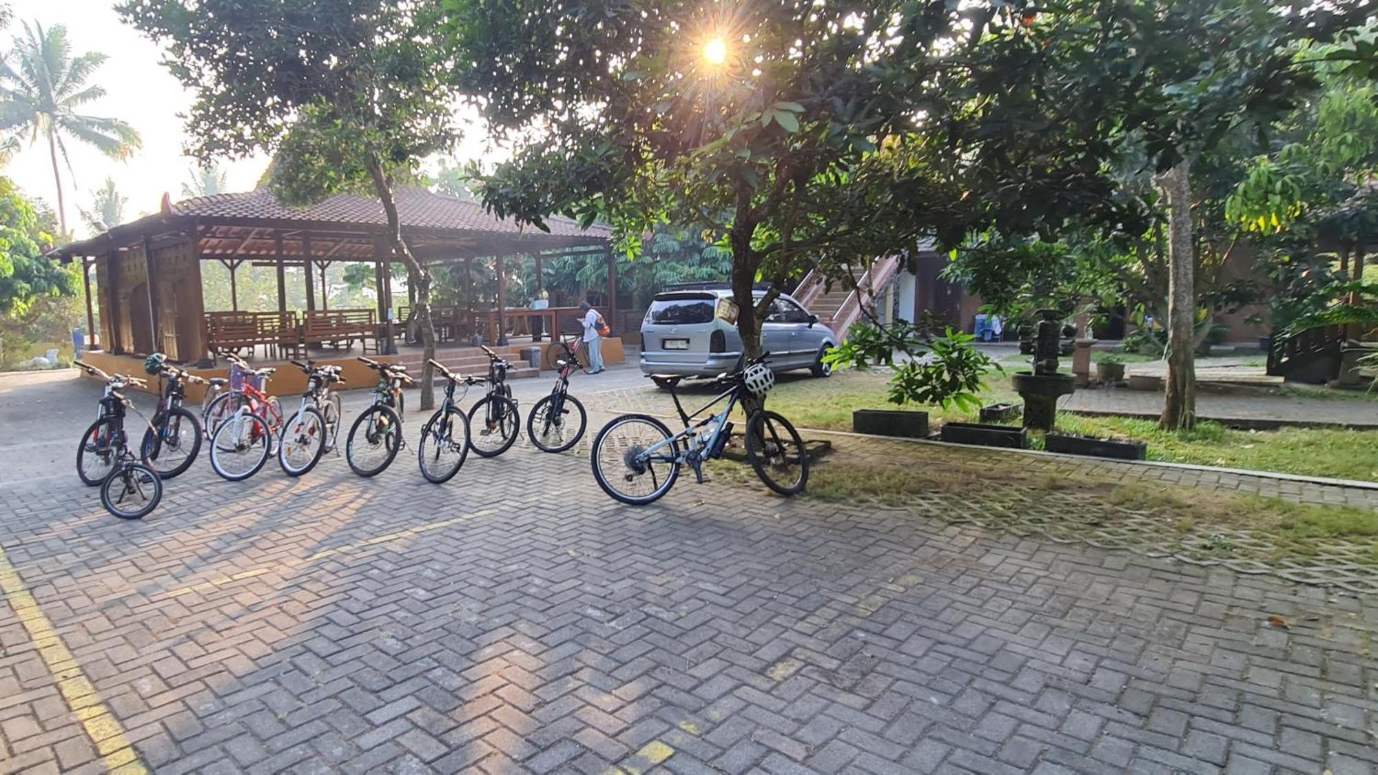 Anugrah Borobudur Magelang Exterior foto